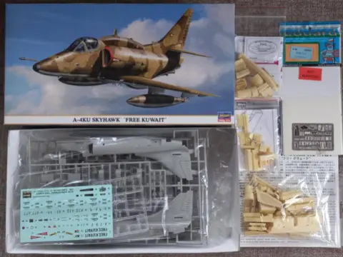 A-4KU 1/48 + doplnky
