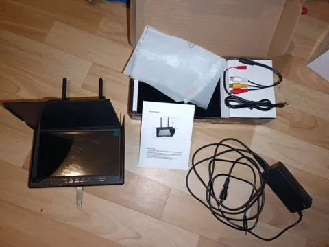 analog display video