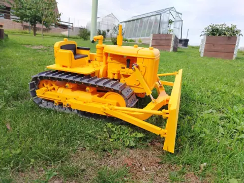 Caterpillar D7 1/10