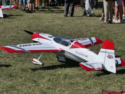 EF EDGE 540T 85”