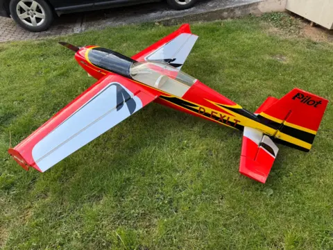 Extra 300 PilotRC 2,2m