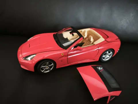 Ferrari 1:18