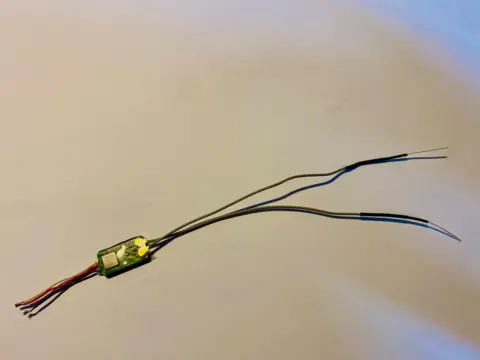 Futaba R2000 SBM