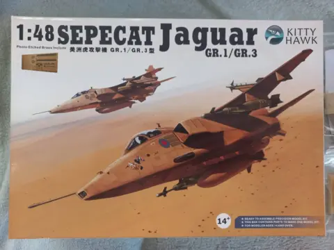 Jaguar 1/48 + doplnky