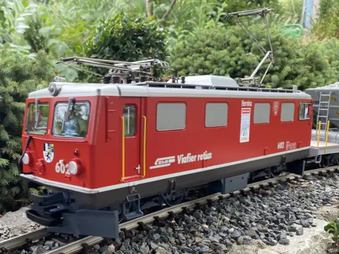LGB 22042