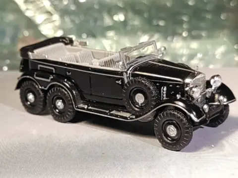 Mercedes "G" 4