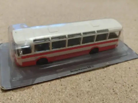 Model autobusu 1:72