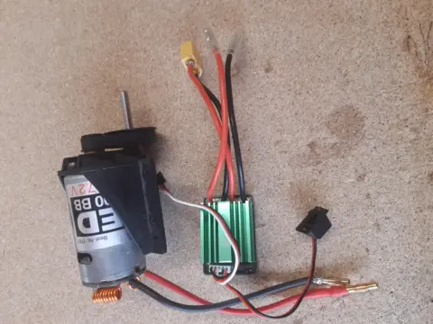 motor spřevodovkou