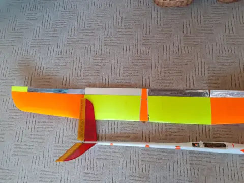 Prodám  CORNIX  RC E7