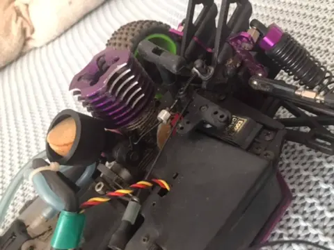 Prodám staré RC Nitro HPI