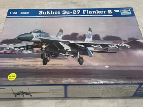 Su-27 Flanker B 1/32