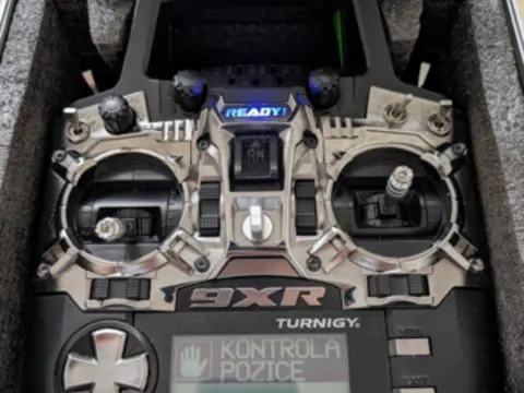 Turnigy 9XR