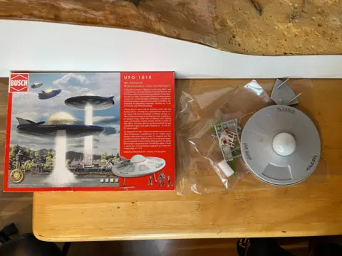 UFO BUSCH